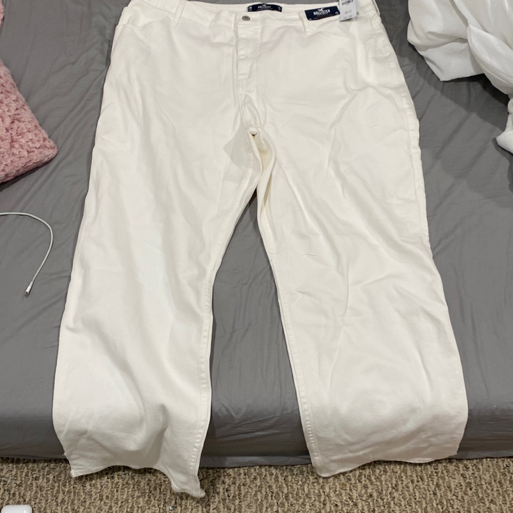 hollister jeans still has tag